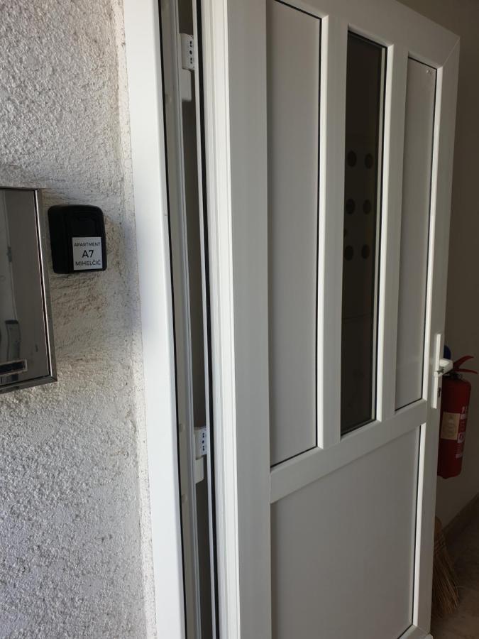 Apartman A7 Njivice Eksteriør bilde
